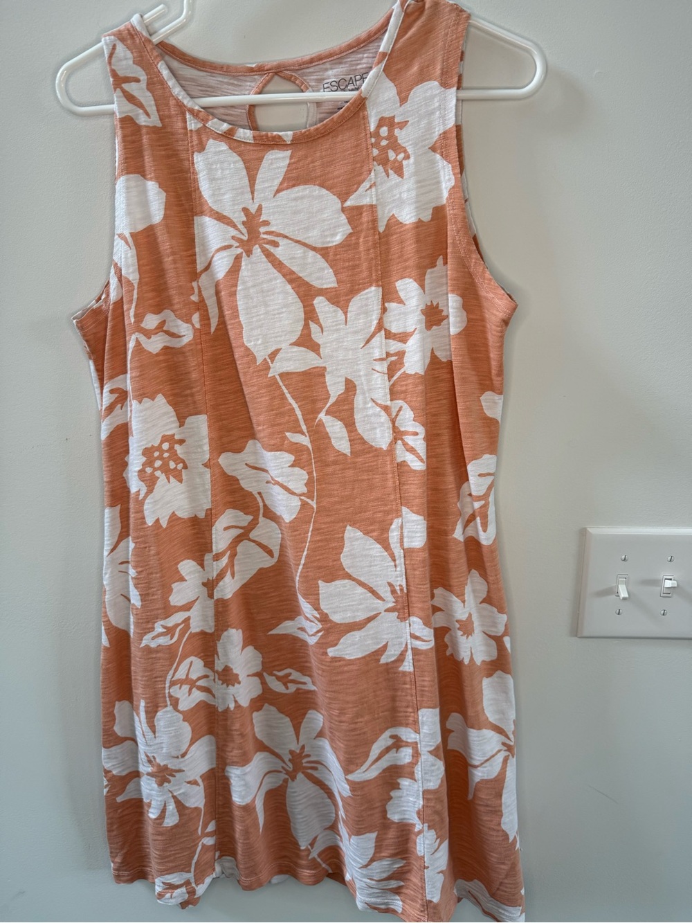 Comfortable Sleeveless Floral Midi Dress in Coral and White